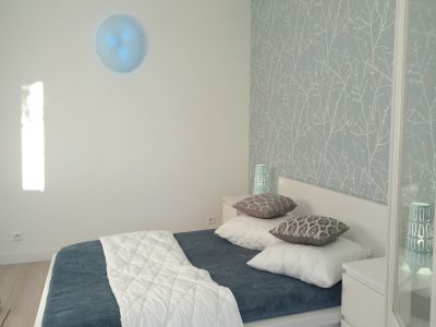 chambre du gîte Méjanelle à Montpellier lit en 160cm
