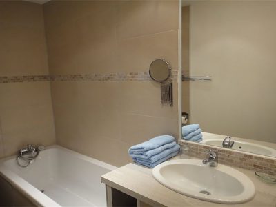 Salle de bain du gîte du golf