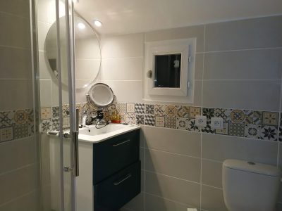 Salle d'eau du Petit Mas des Coquilloux Location de vacances à Montpellier