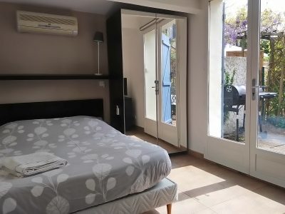 Chambre du gîte Glycine aux Coquilloux à Montpellier