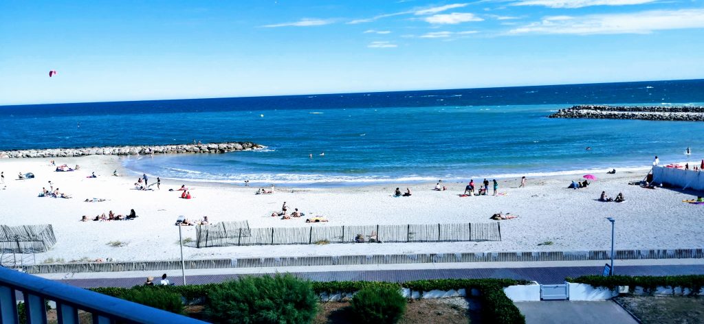 Les terrasses du Front de Mer location de vacances à la semaine ou au mois avec grande terrasse sur la plage de Palavas