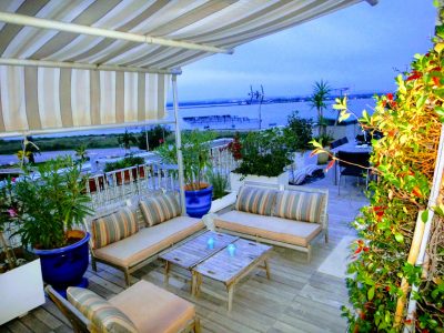 Les terrasses du front de mer location de vacances à la semaine ou au mois avec grande terrasse sur la plage de Palavas