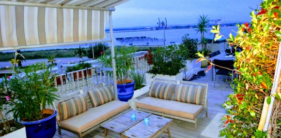 Les terrasses du front de mer location de vacances à la semaine ou au mois avec grande terrasse sur la plage de Palavas