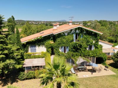 Location de vacances en gîte de charme les Coquilloux à Montpellier https://lescoquilloux.com/